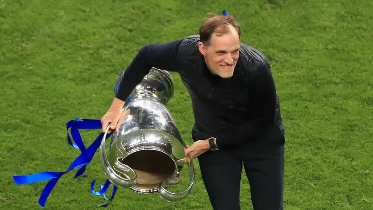 Thomas Tuchel avec le trophée de la Ligue des Champions