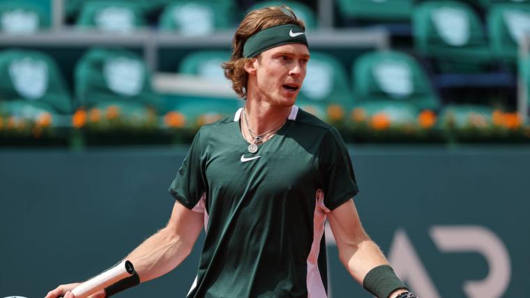 Andrey Rublev seffondre a Wimbledon la star russe pique