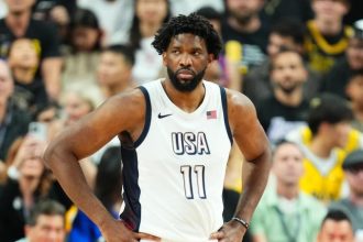 Chronologie des blessures de Joel Embiid comment les problemes