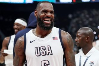 Le choix de LeBron James pour porter le drapeau lors