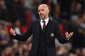 Le manager de Manchester United Erik ten Hag veut plus