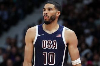 Pourquoi Jayson Tatum ne joue t il pas La star des