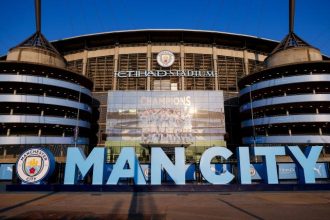 Manchester City accuse de violations presumees des regles financieres